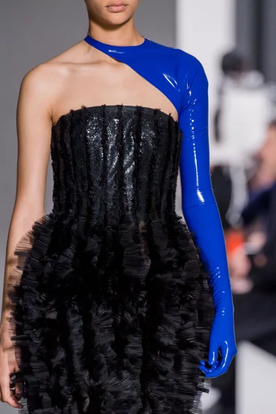 Look 77